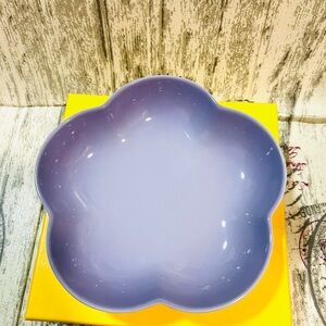 Le Creuset Flower Dish